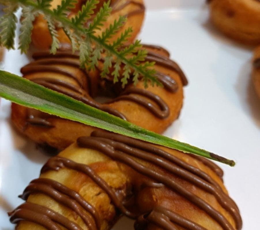 Donut fourré au chocolat