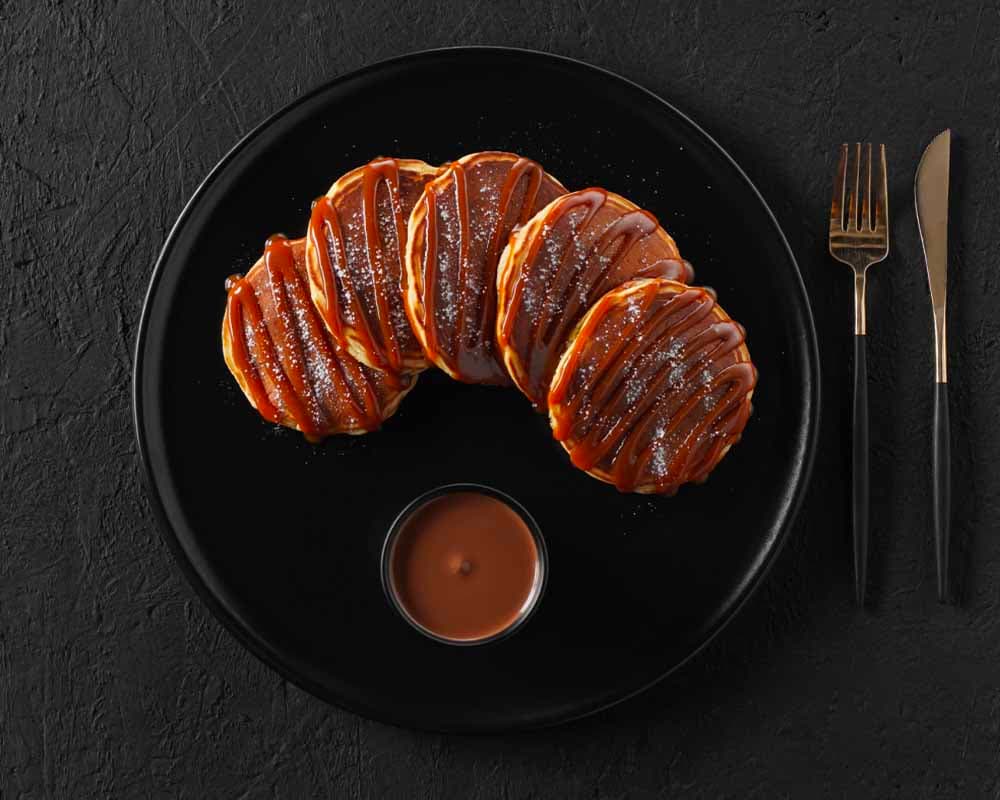 Pancakes au caramel et à la cannelle