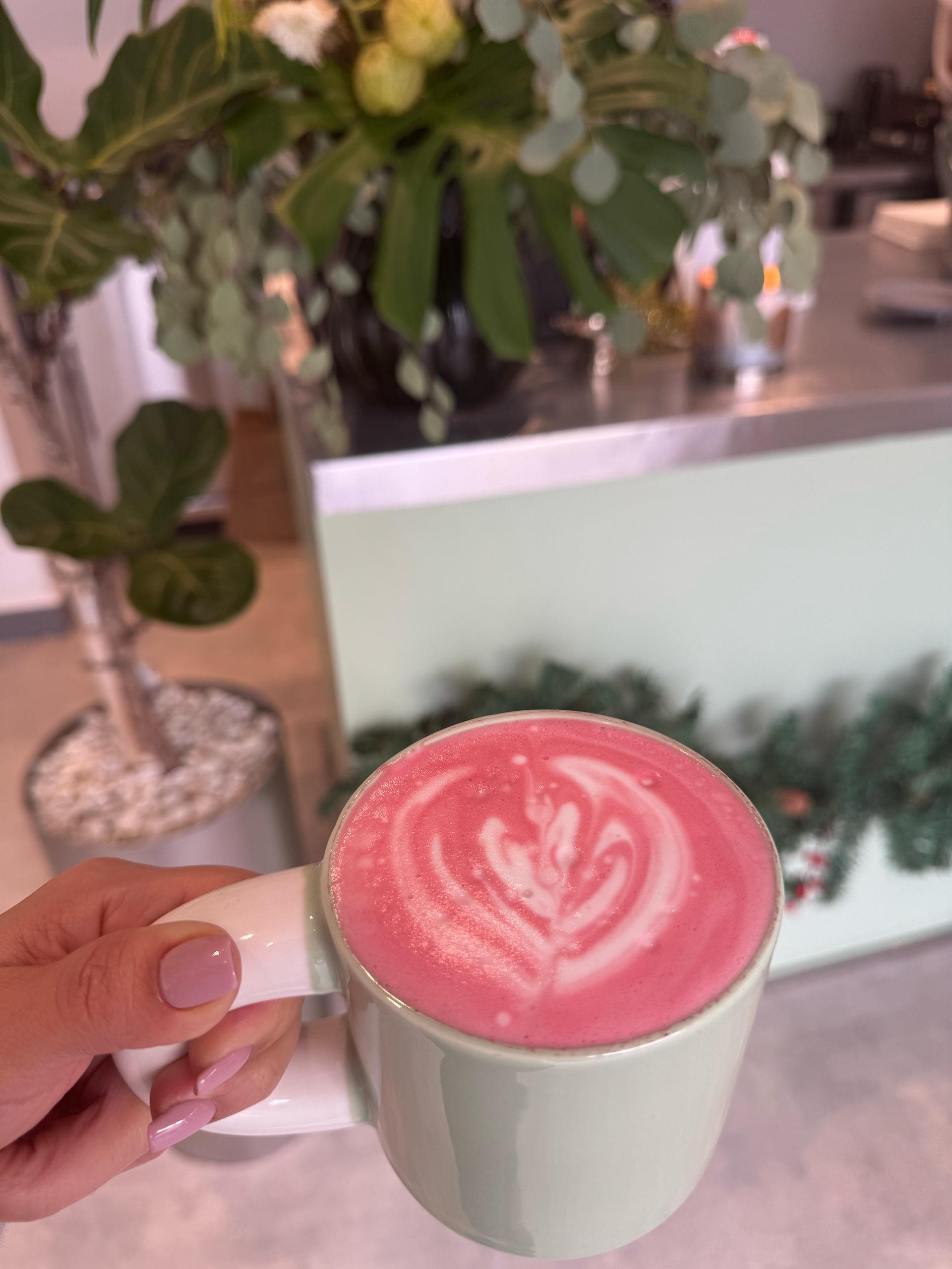 Rose matcha latté