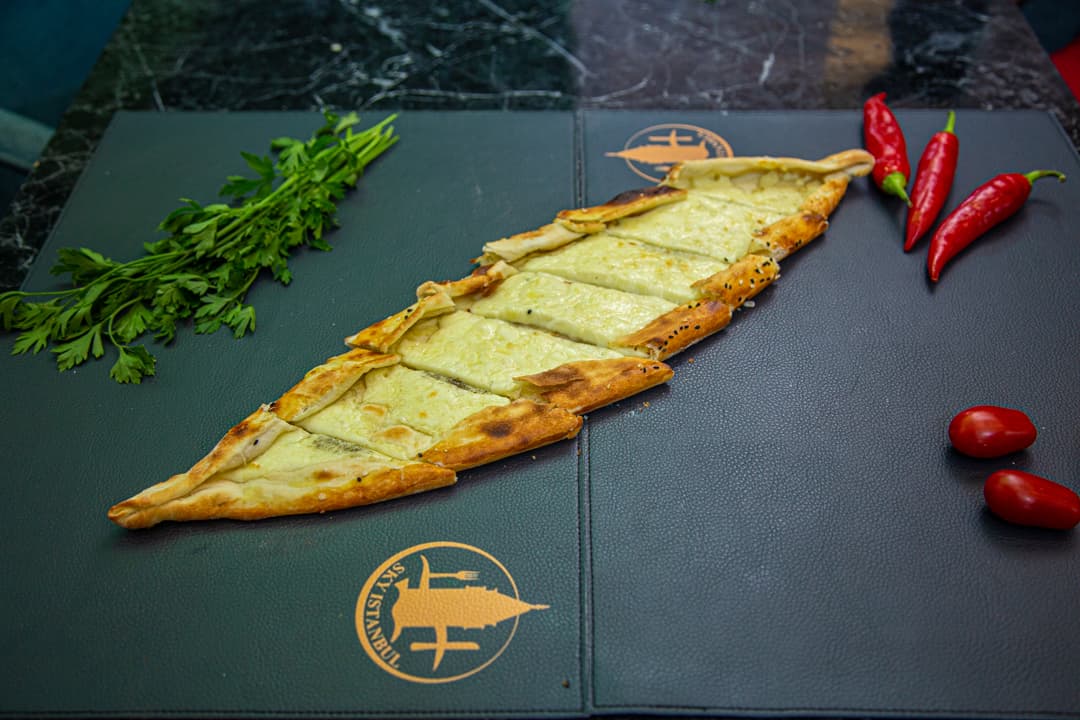 Pide au fromage