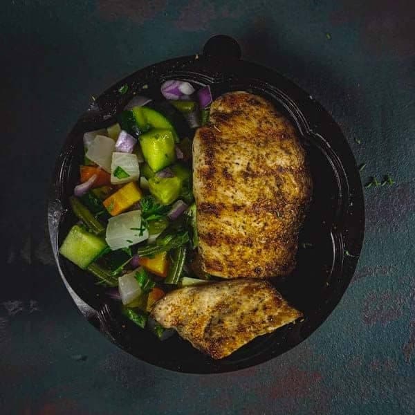 Salade de Légumes au poulet grillé