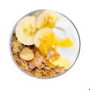 Yaourt nature, musli, banane, miel