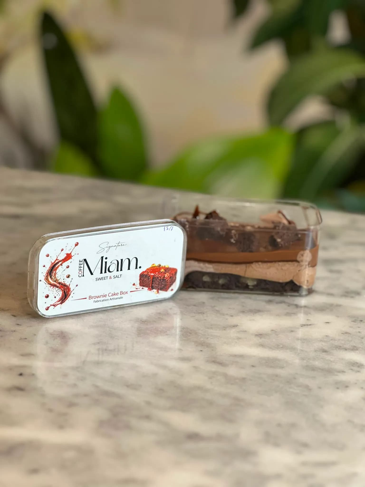 Signature Brownie Cake Box