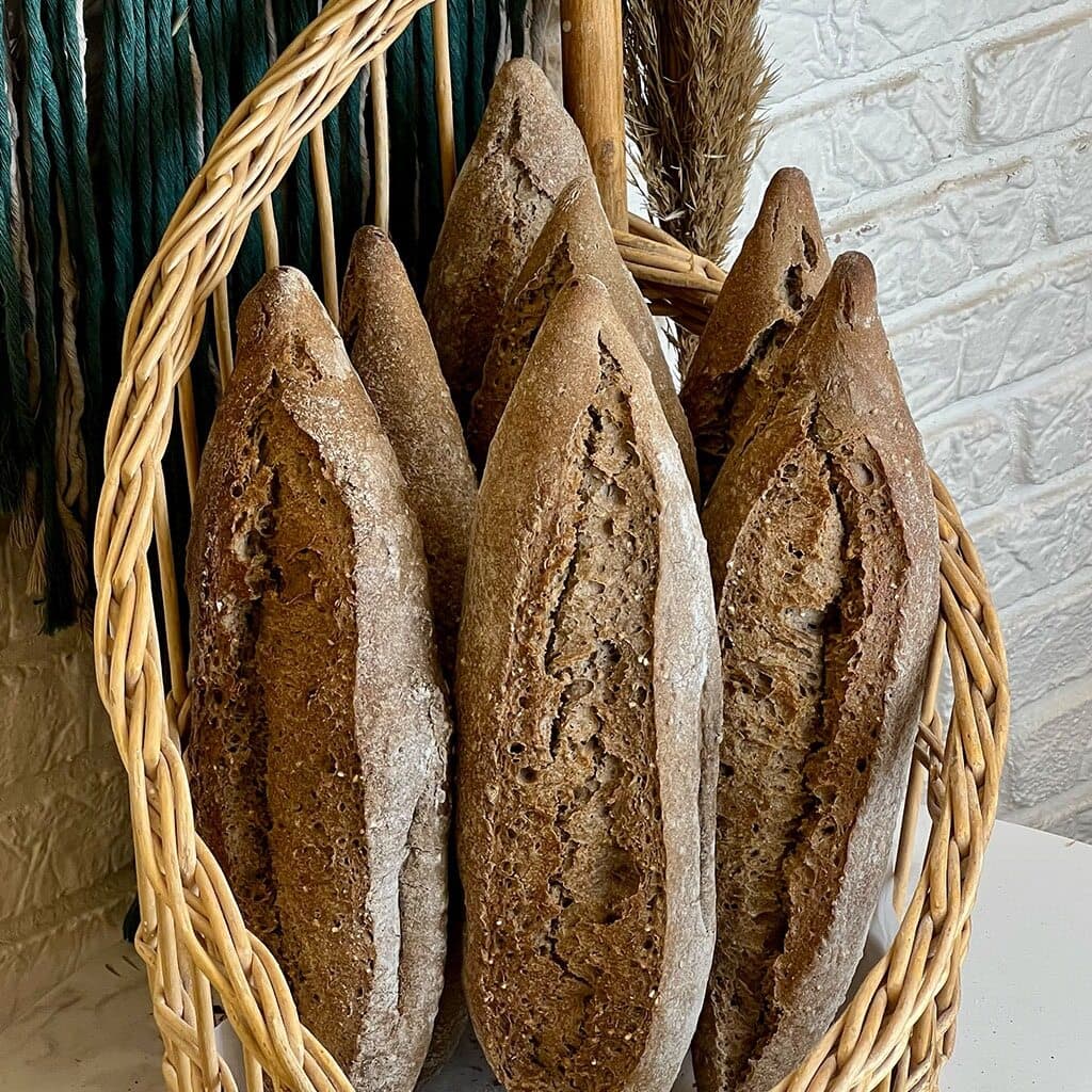 Pain D’Orge Et Caroube Aux Levain